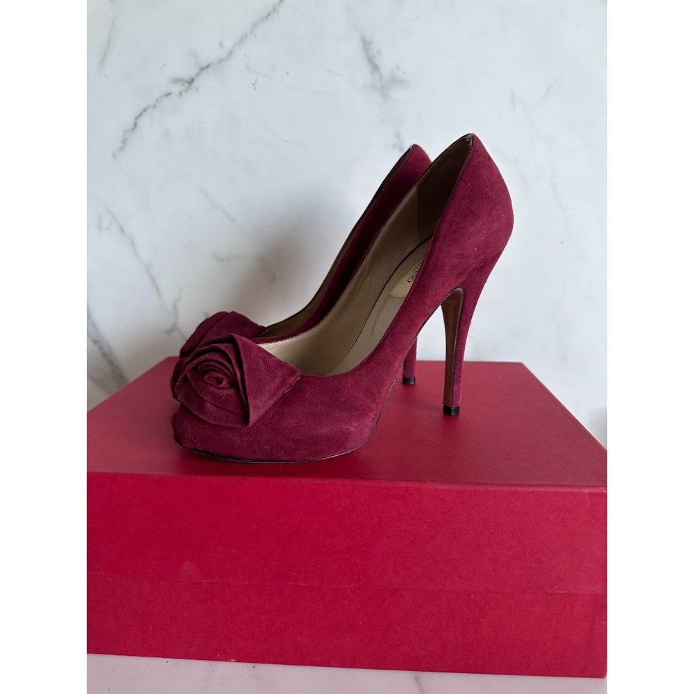 VALENTINO Rosette Red Suede Heels Sz 35.5/5.5